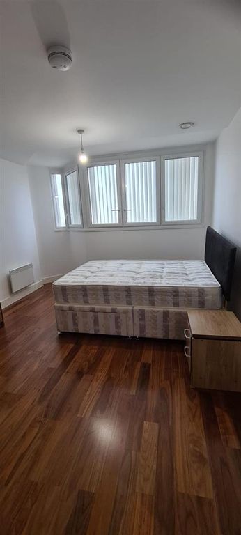Property photo 3 of 11 Advertising Pictures 1404 One Hagley Rd_1.Jpg