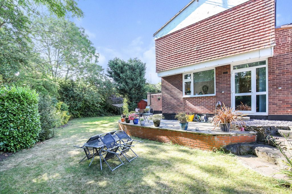 Property photo 2 of 16