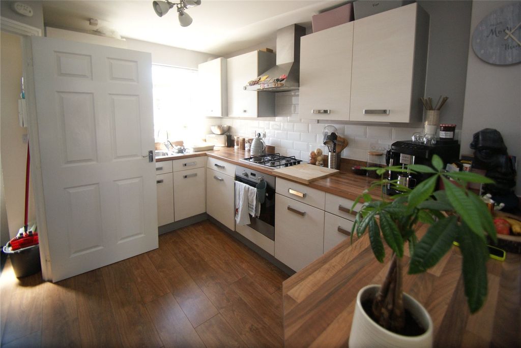 Property photo 2 of 8 Picture No. 04