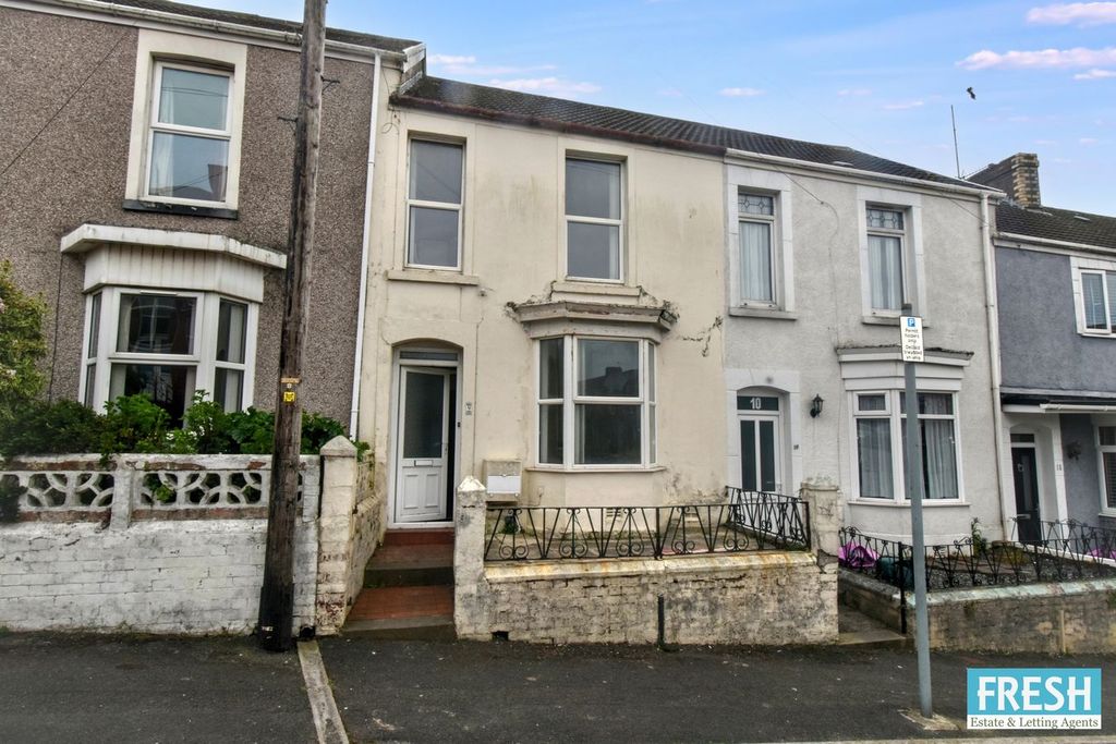 Property photo 1 of 27