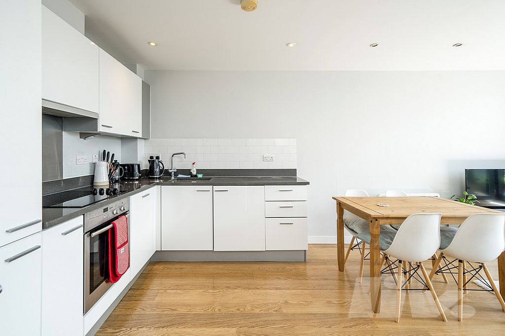 Property photo 3 of 10 Photo 1