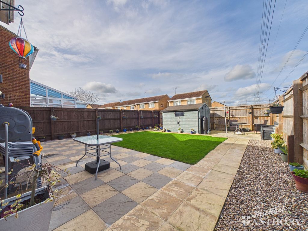 Property photo 3 of 18 Cam03218G0-Pr0941-Still020