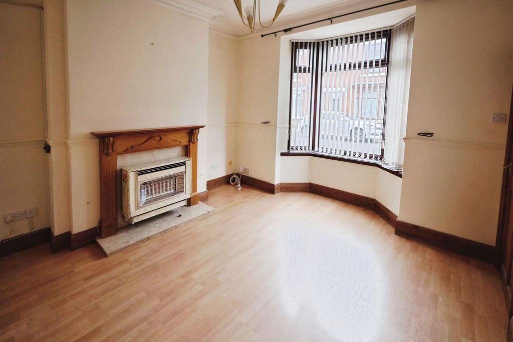 Property photo 2 of 10 Pbox-Img.Jpg