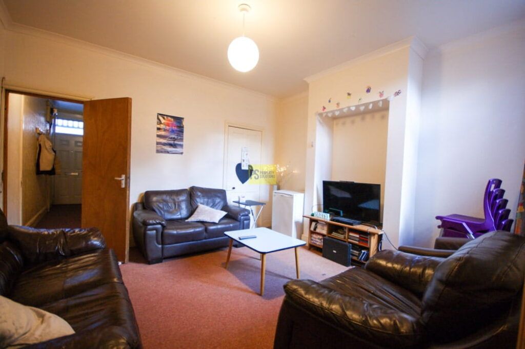 Property photo 1 of 5