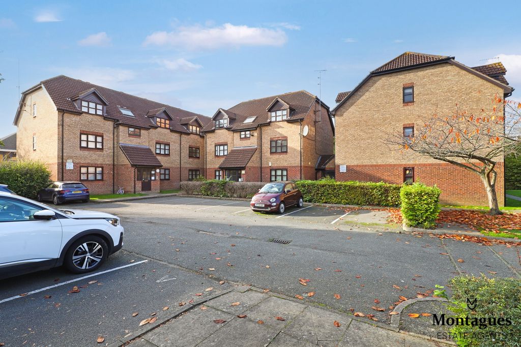 Property photo 1 of 14 Photo 13