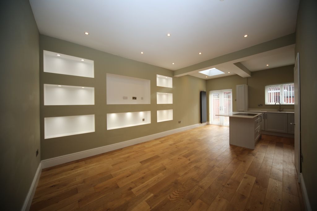 Property photo 3 of 13 Image 2