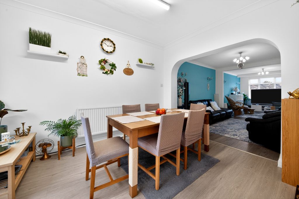 Property photo 3 of 20 Dining Room