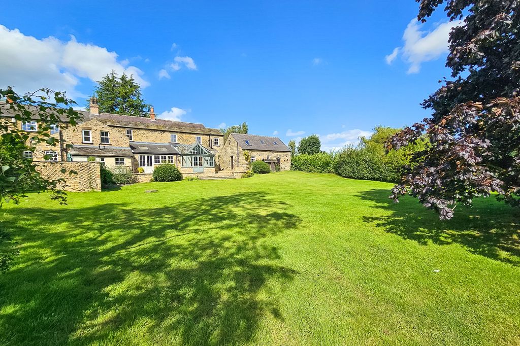 Property photo 1 of 33