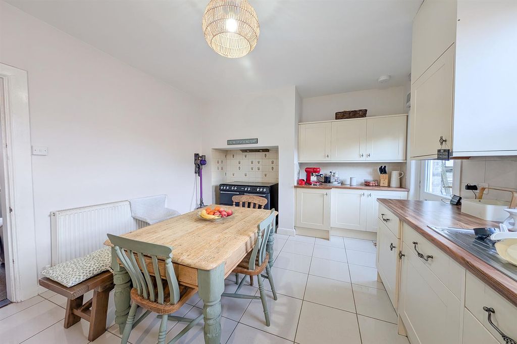 Property photo 3 of 14 Kit 1.Jpg