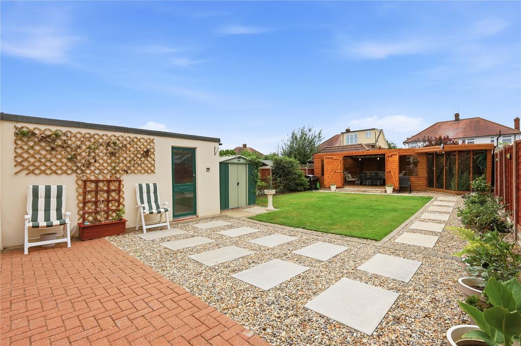 Property photo 3 of 25 Picture No. 32