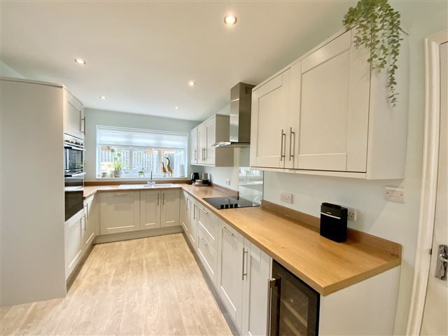 Property photo 3 of 21 Kitchen/Diner