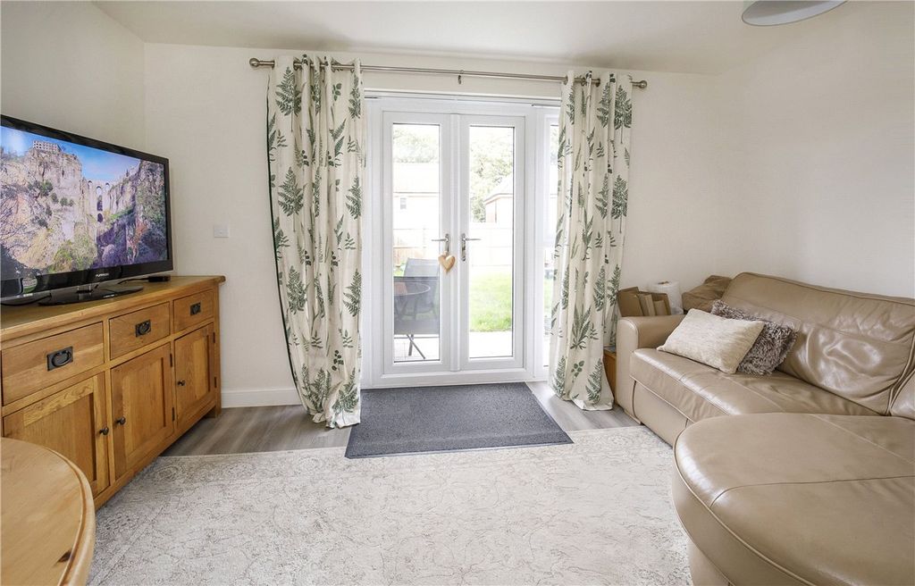 Property photo 2 of 13 Picture No. 04