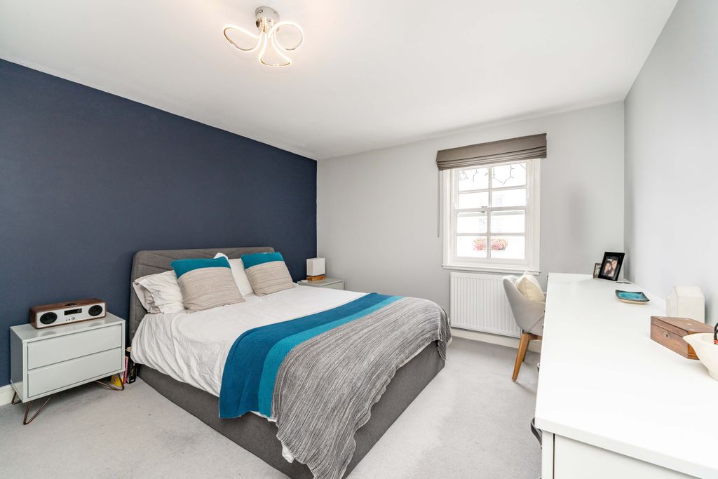 Property photo 2 of 24 8 Flood Lane, Tw1 3Ny_Low Res_6