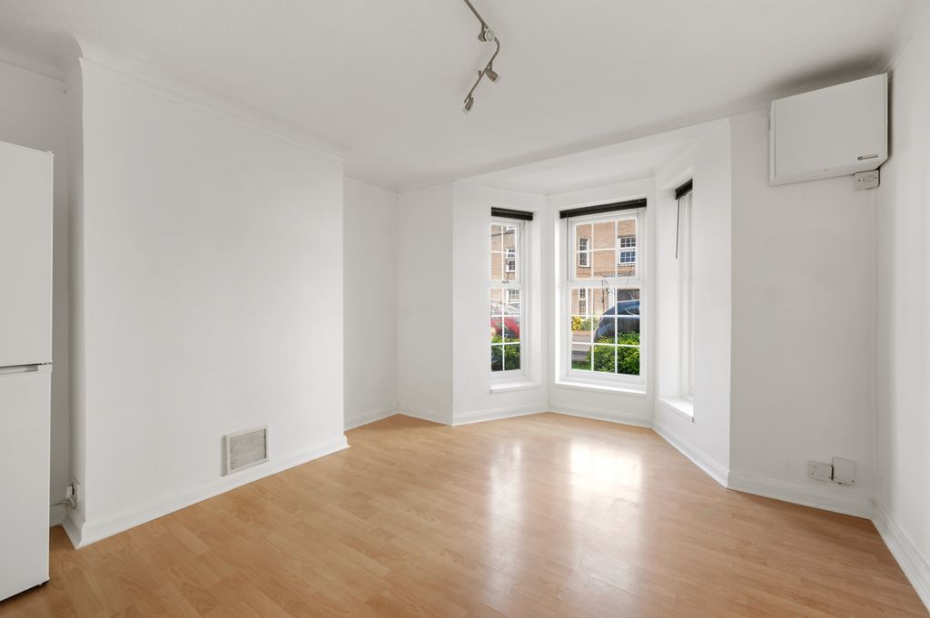 Property photo 3 of 10 Picture No. 09