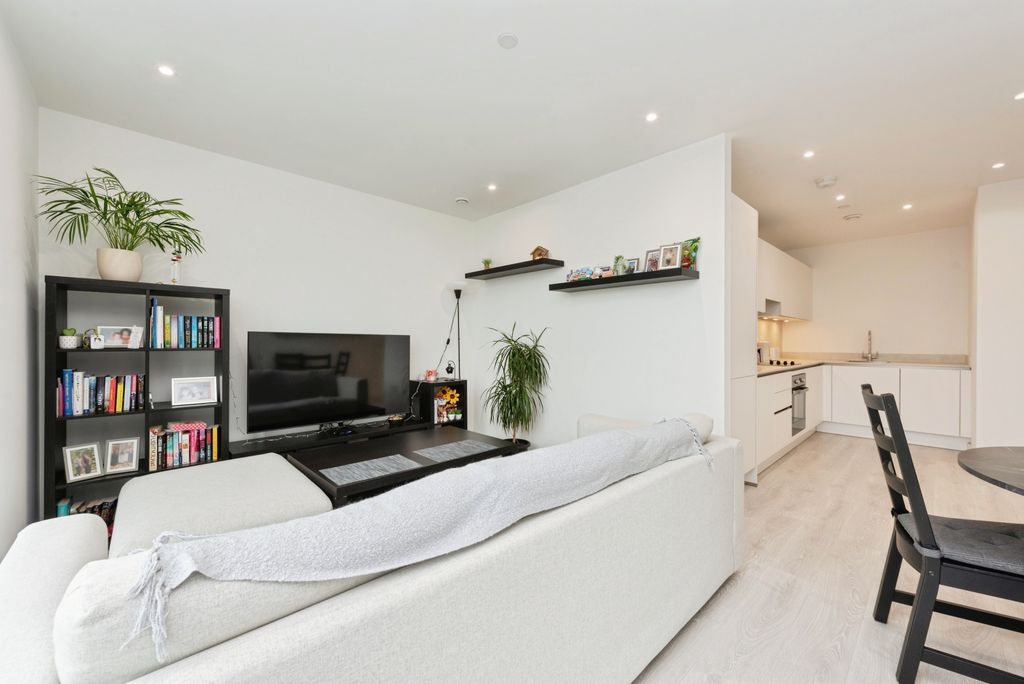 Property photo 1 of 21 Barratt11Of25