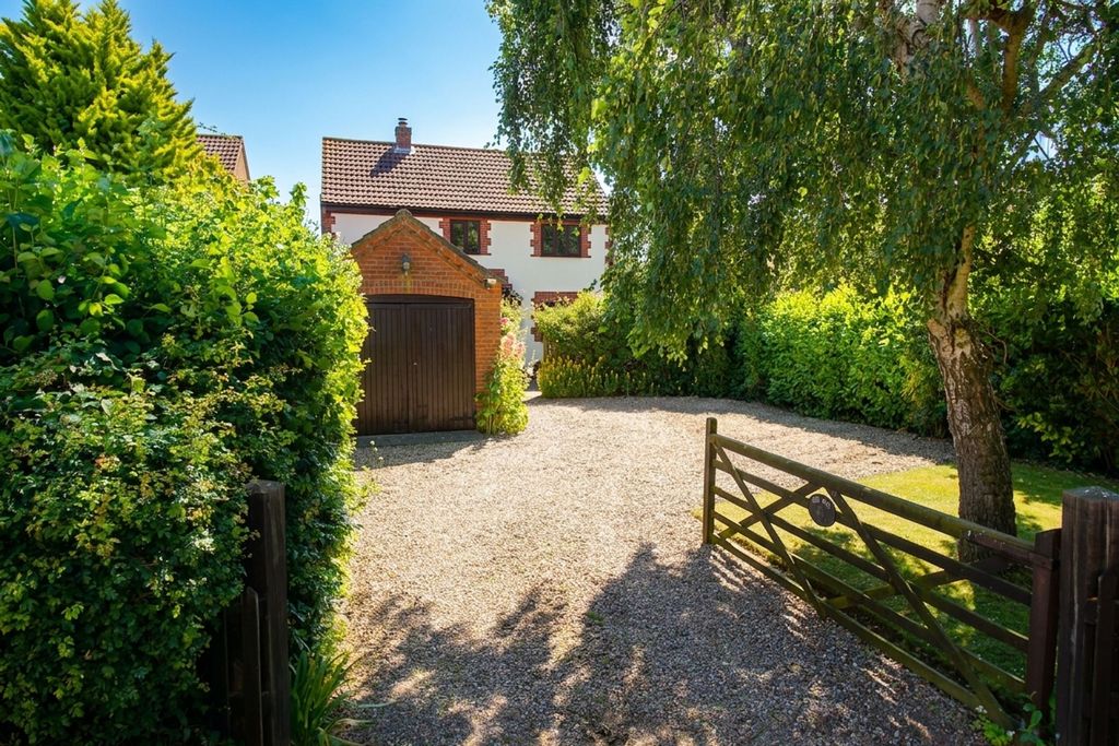 Property photo 1 of 23