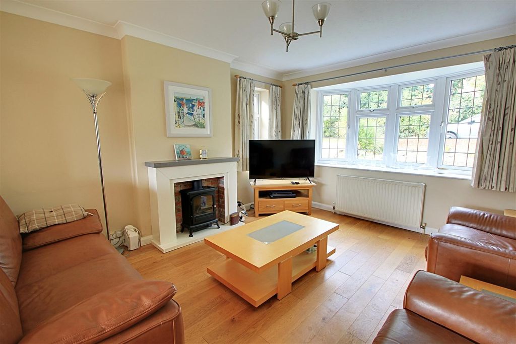 Property photo 3 of 19 Living Room.Jpg