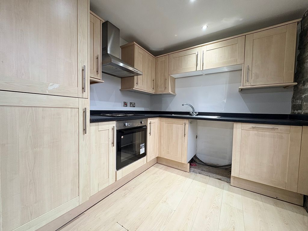 Property photo 2 of 8 Kitchen