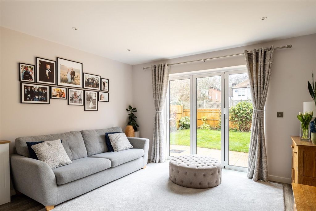 Property photo 3 of 25