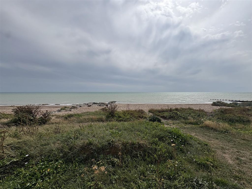Property photo 3 of 6 Sea View