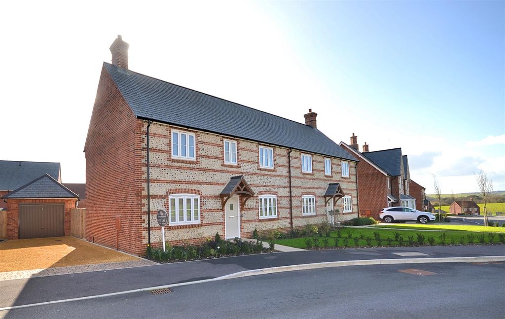 Property photo 1 of 29 69.Png