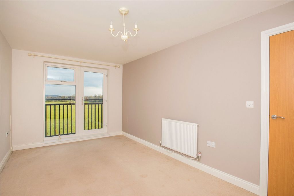 Property photo 1 of 9 Picture No. 05
