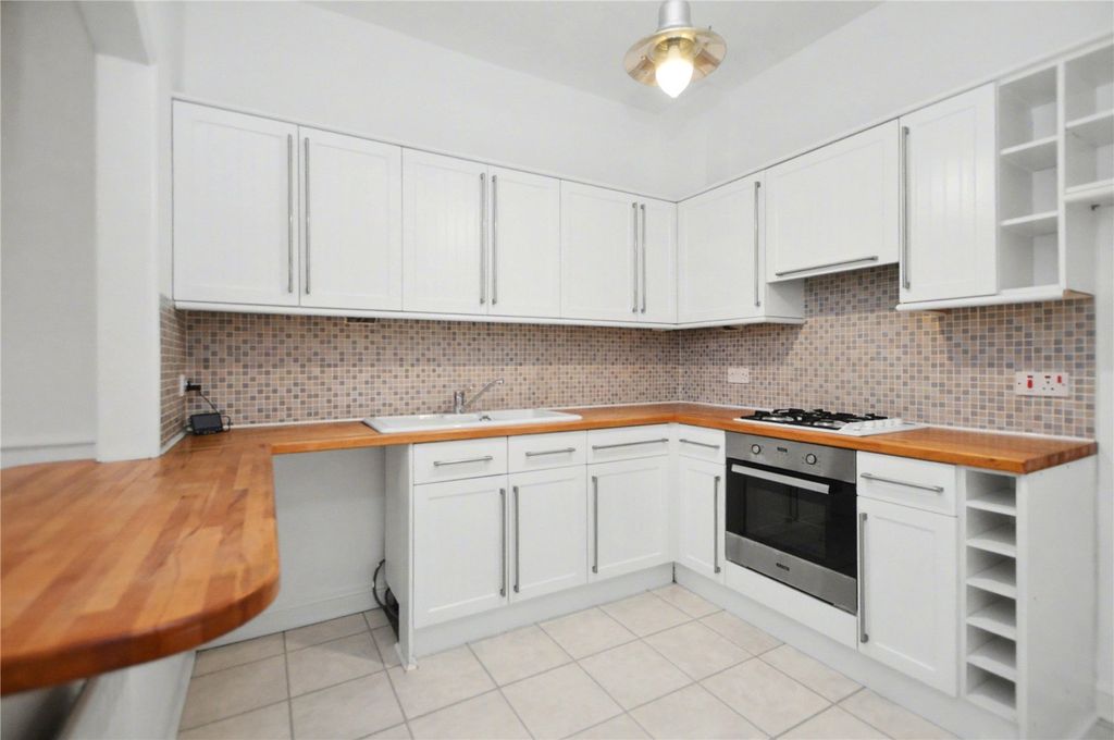 Property photo 3 of 12 Picture No. 10