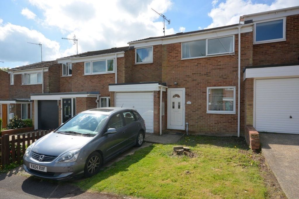 Property photo 1 of 9 3 Bed Unfurnished Semi