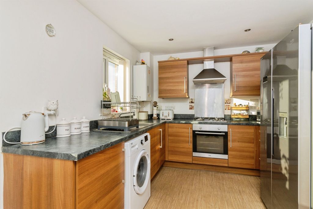 Property photo 3 of 19