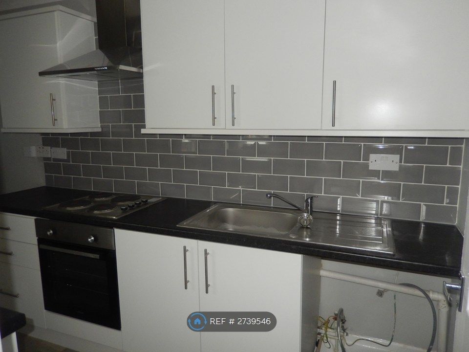 Property photo 2 of 6 Kitchen