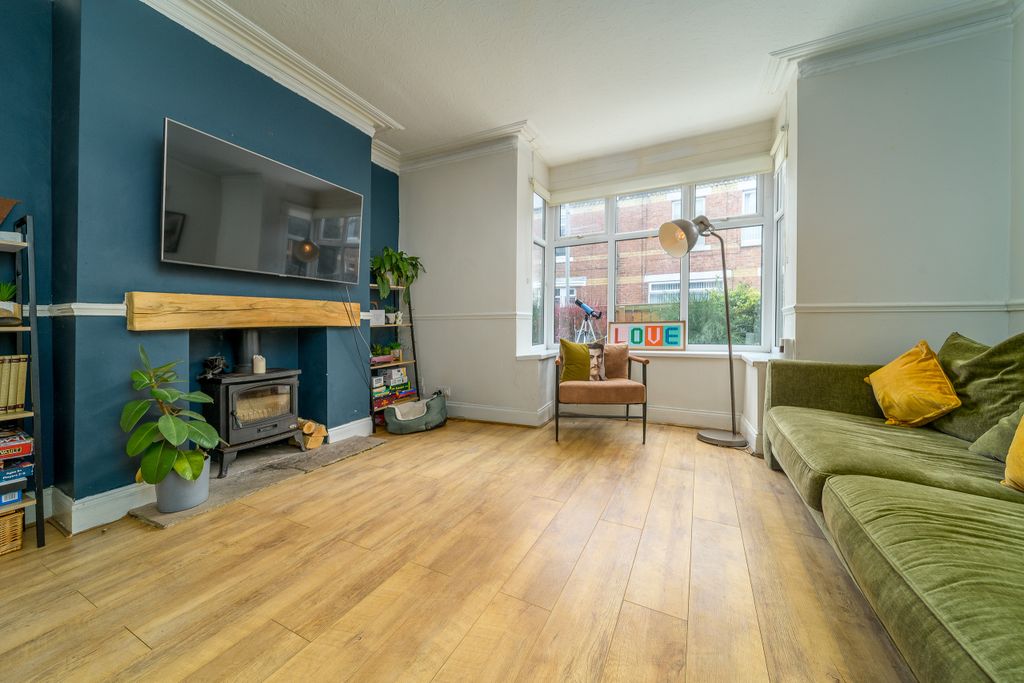 Property photo 2 of 19 Lounge-1