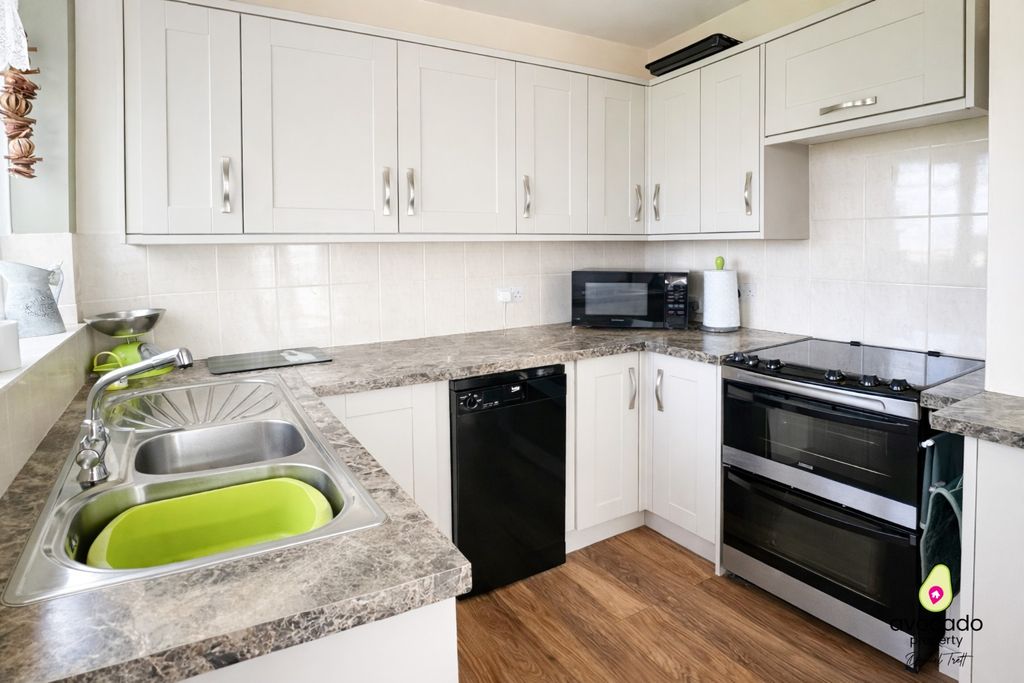 Property photo 3 of 21 4974515