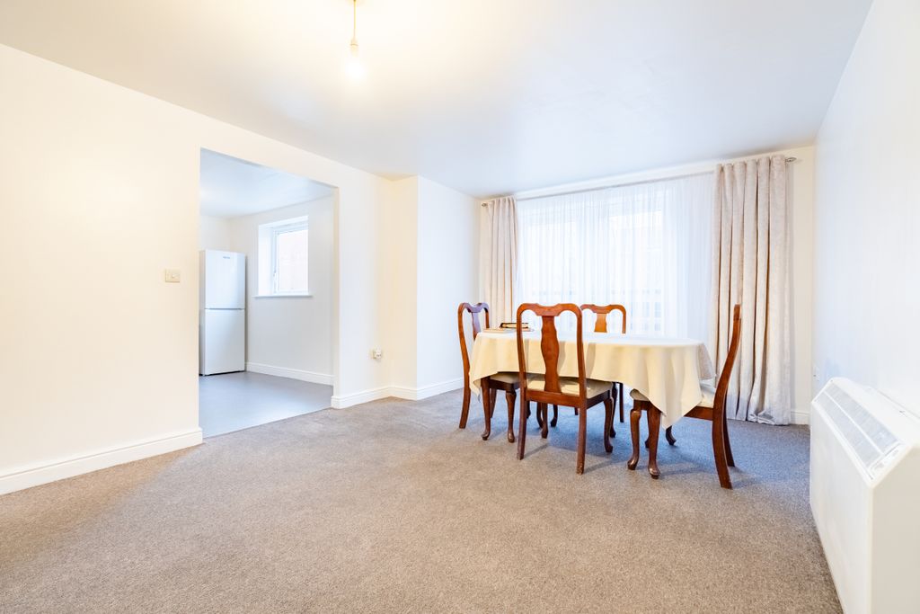 Property photo 2 of 26