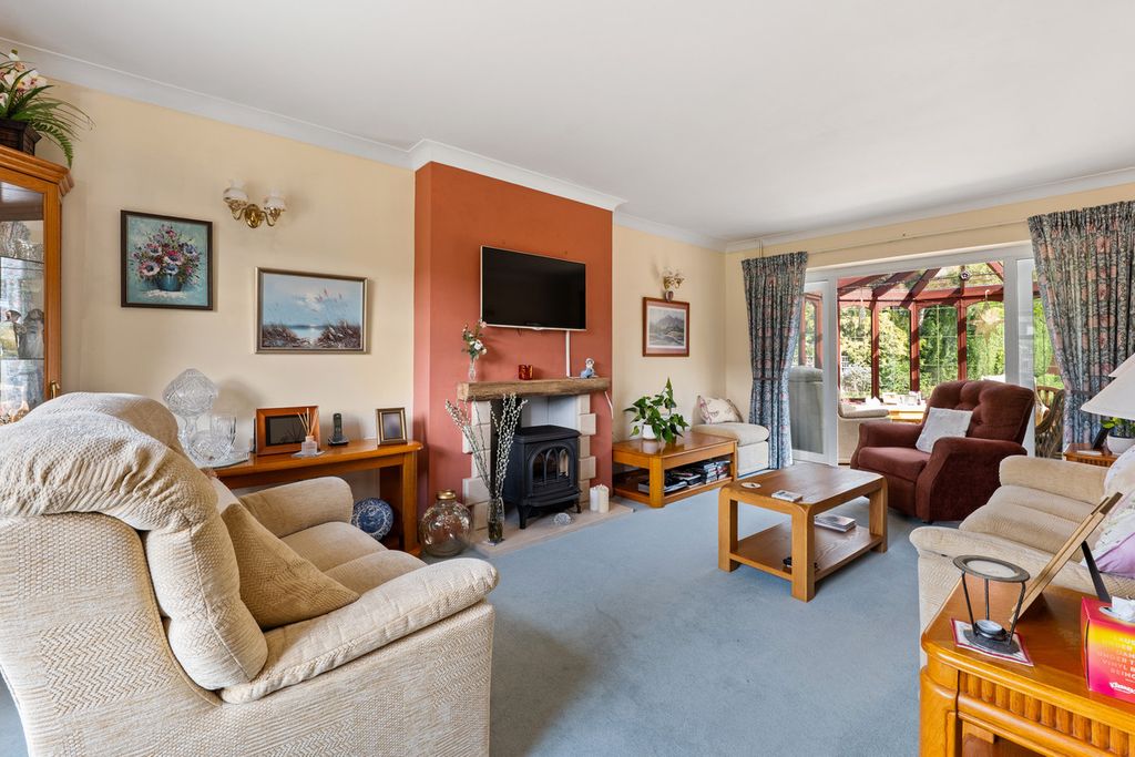 Property photo 2 of 17