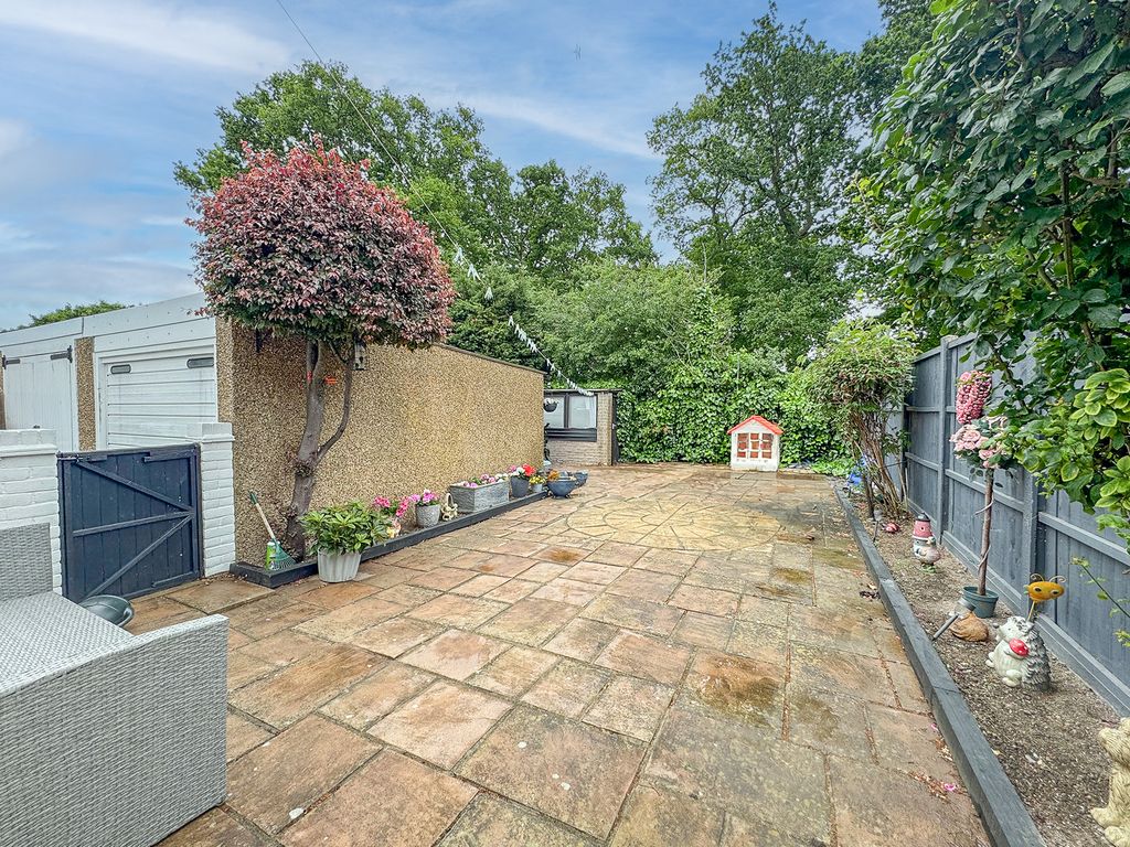 Property photo 2 of 12 Rear