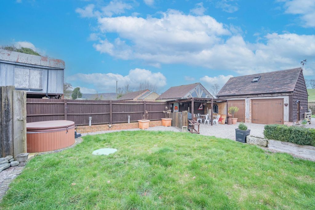 Property photo 2 of 24