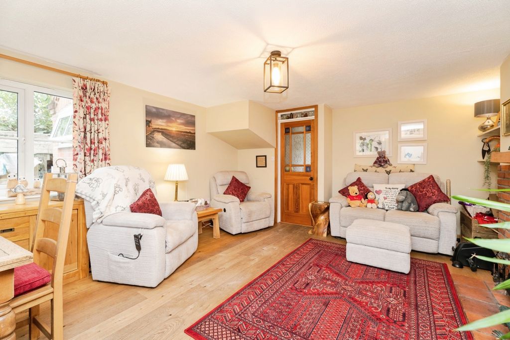 Property photo 2 of 17 Photo