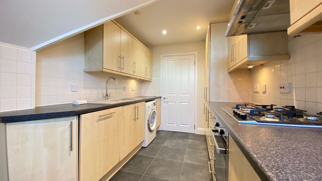 Property photo 3 of 15 Kitchen