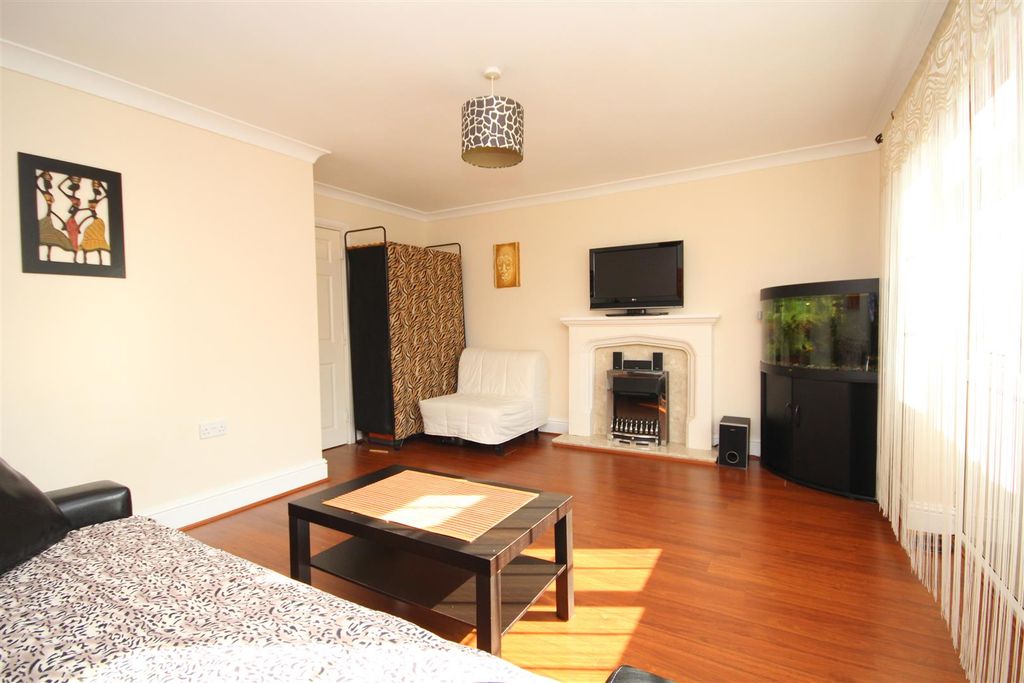 Property photo 3 of 8