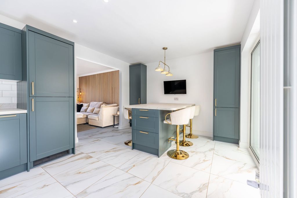 Property photo 1 of 26