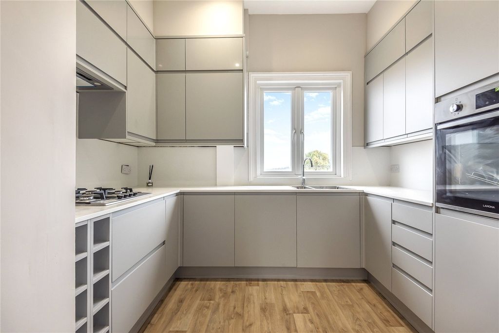 Property photo 2 of 11 Kitchen