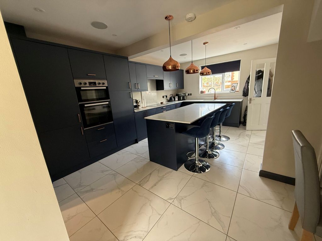 Property photo 2 of 19 Picture 2