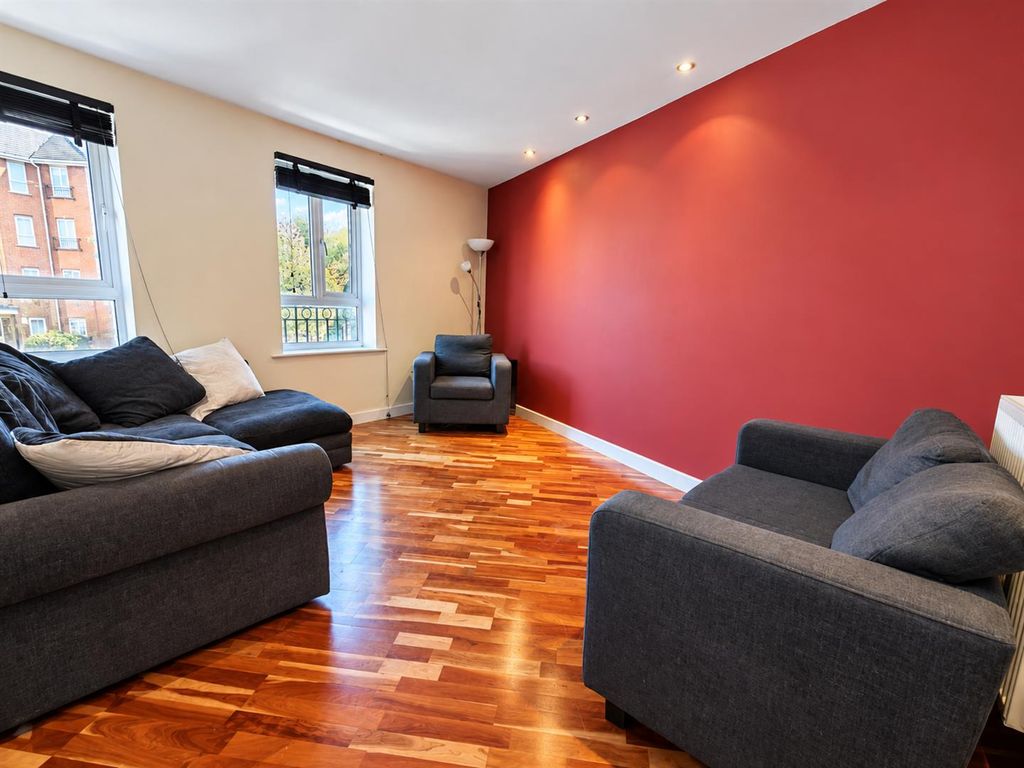 Property photo 2 of 12