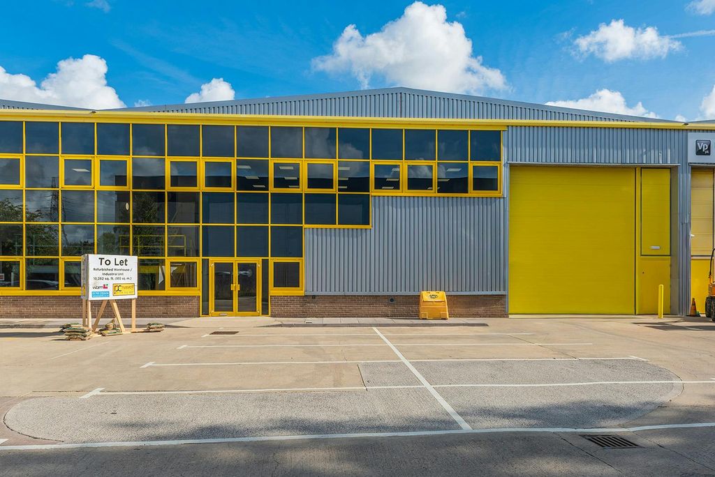 Property photo 1 of 8 Unit 3 Quadrillion Ind Est Swindon5.Jpg