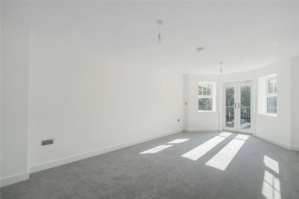 Property photo 3 of 10 Picture No. 28