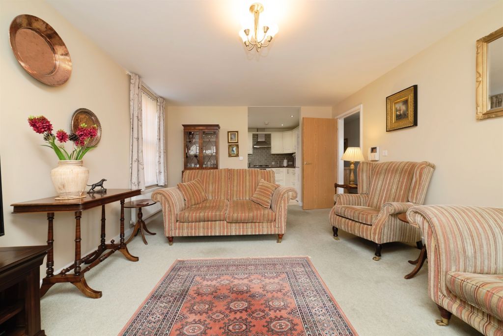 Property photo 3 of 12