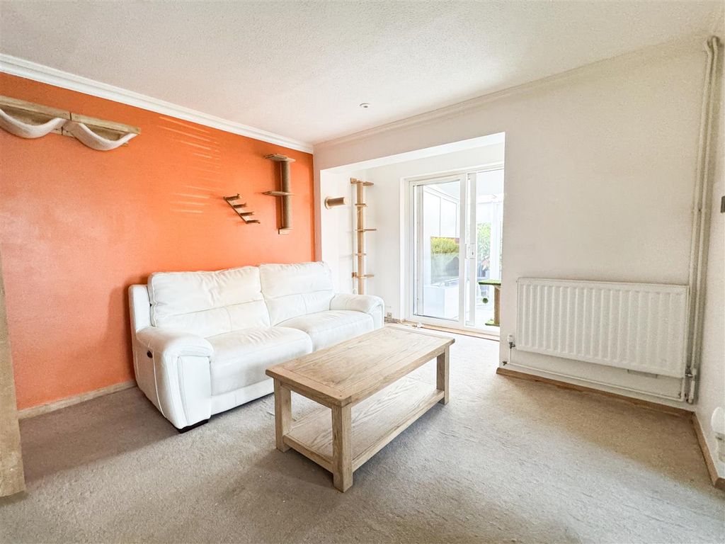 Property photo 3 of 12