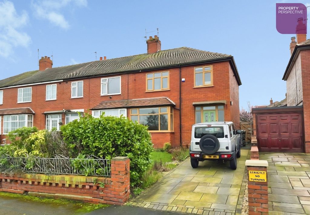 Property photo 1 of 12 External