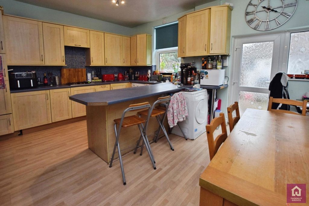 Property photo 3 of 11 Kitchen/Dining Room
