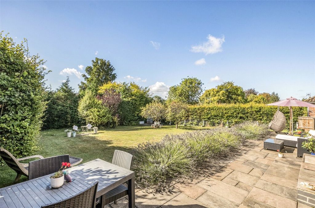 Property photo 2 of 17 Terrace And Garden